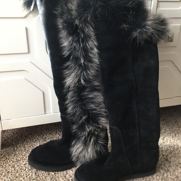 Koolaburra Boots - Picture 2 of 2